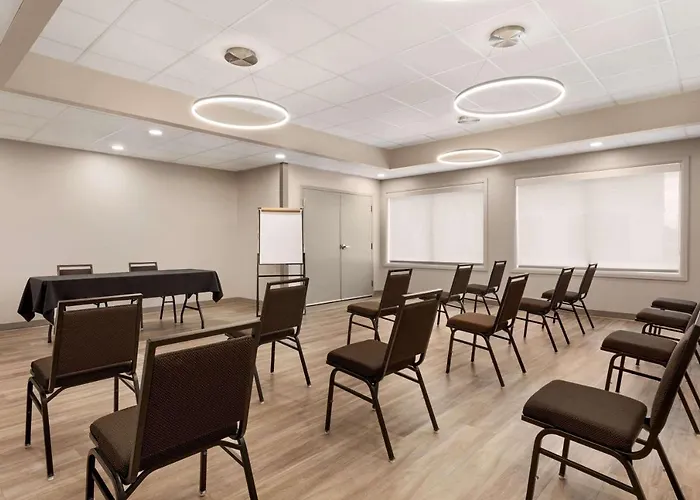 Microtel Inn Suites By Wyndham Lac-Megantic