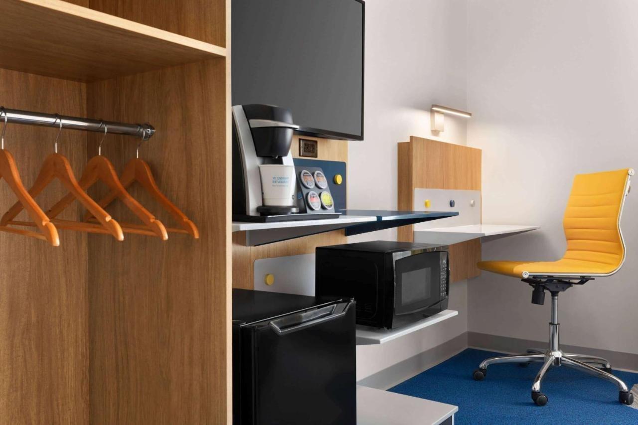 Microtel By Wyndham 2*