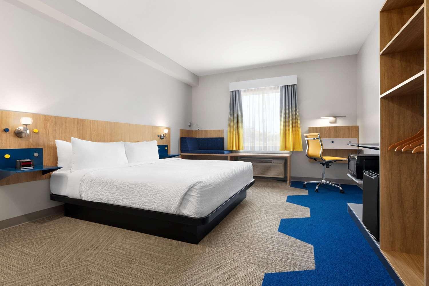 Microtel By Wyndham Hotel 2*